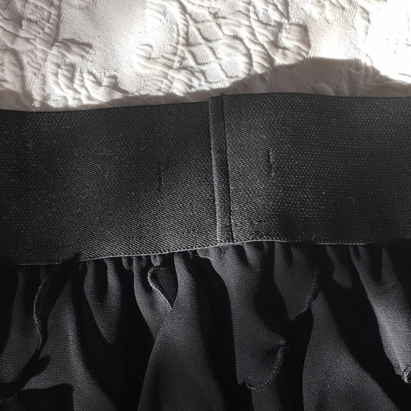 EXPRESS mini black skirt - Picture 3 of 5